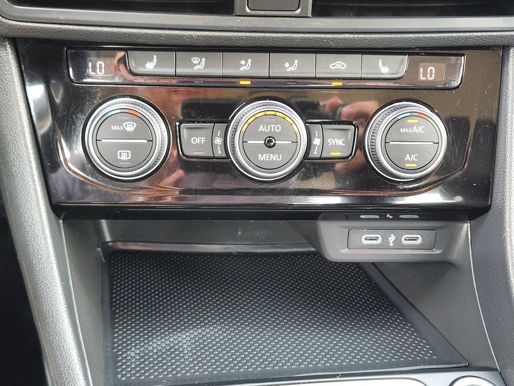 Used 2024 Volkswagen Jetta SE FWD image 24