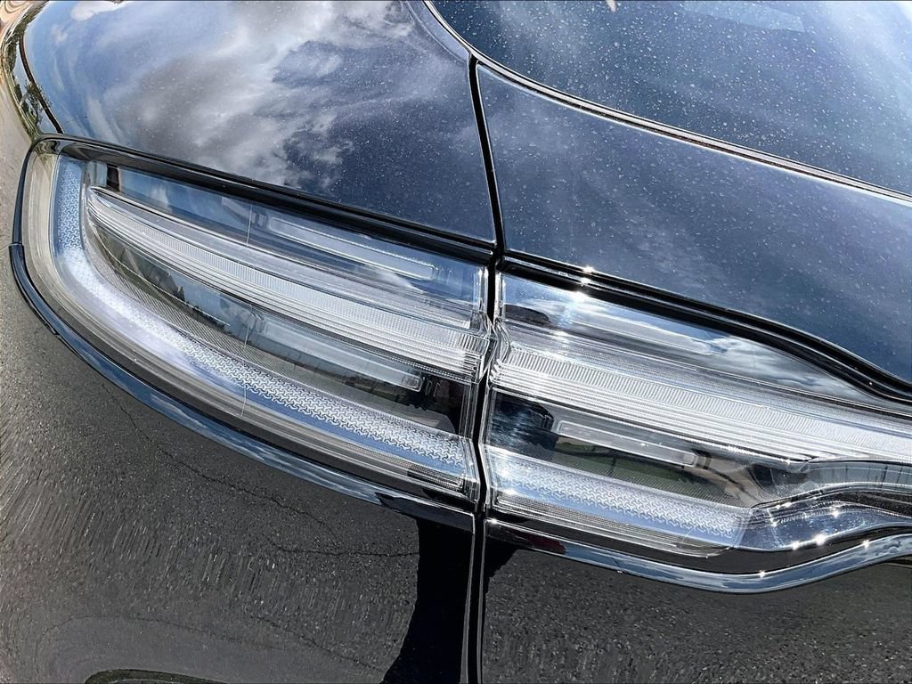 Used 2024 Porsche Macan Turbo AWD/4WD image 21