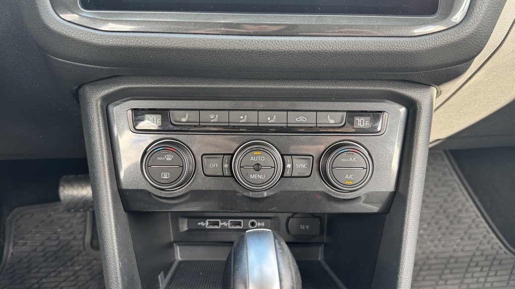 Used 2018 Volkswagen Tiguan SE image 13