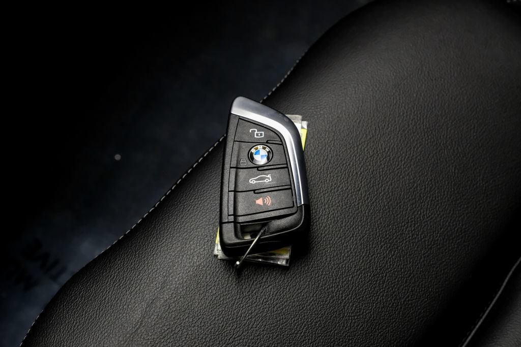 Used 2023 BMW M2 w/ Lighting Package RWD image 43