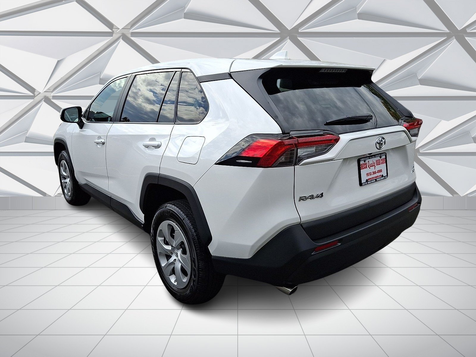 Used 2023 Toyota RAV4 LE AWD/4WD image 7