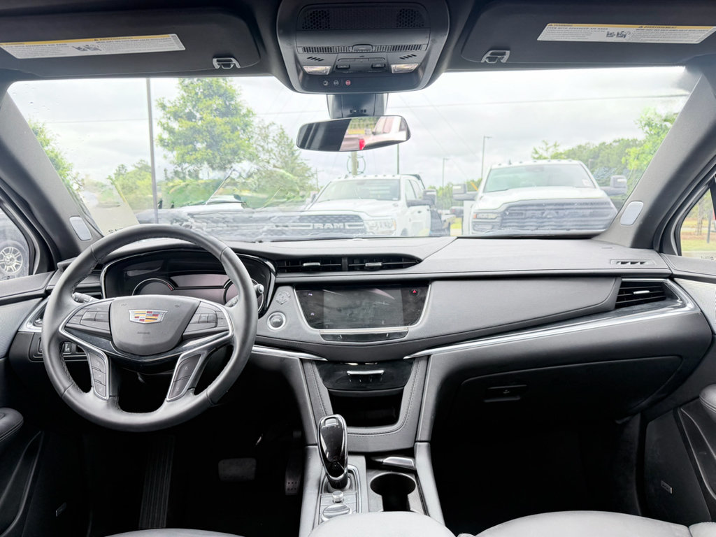 Used 2025 Cadillac XT5 Premium Luxury AWD/4WD image 12