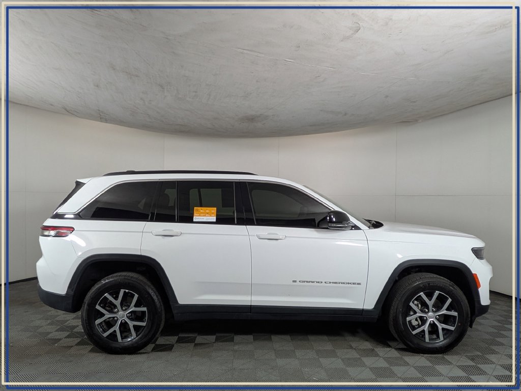 Certified 2025 Jeep Grand Cherokee Limited AWD/4WD image 7