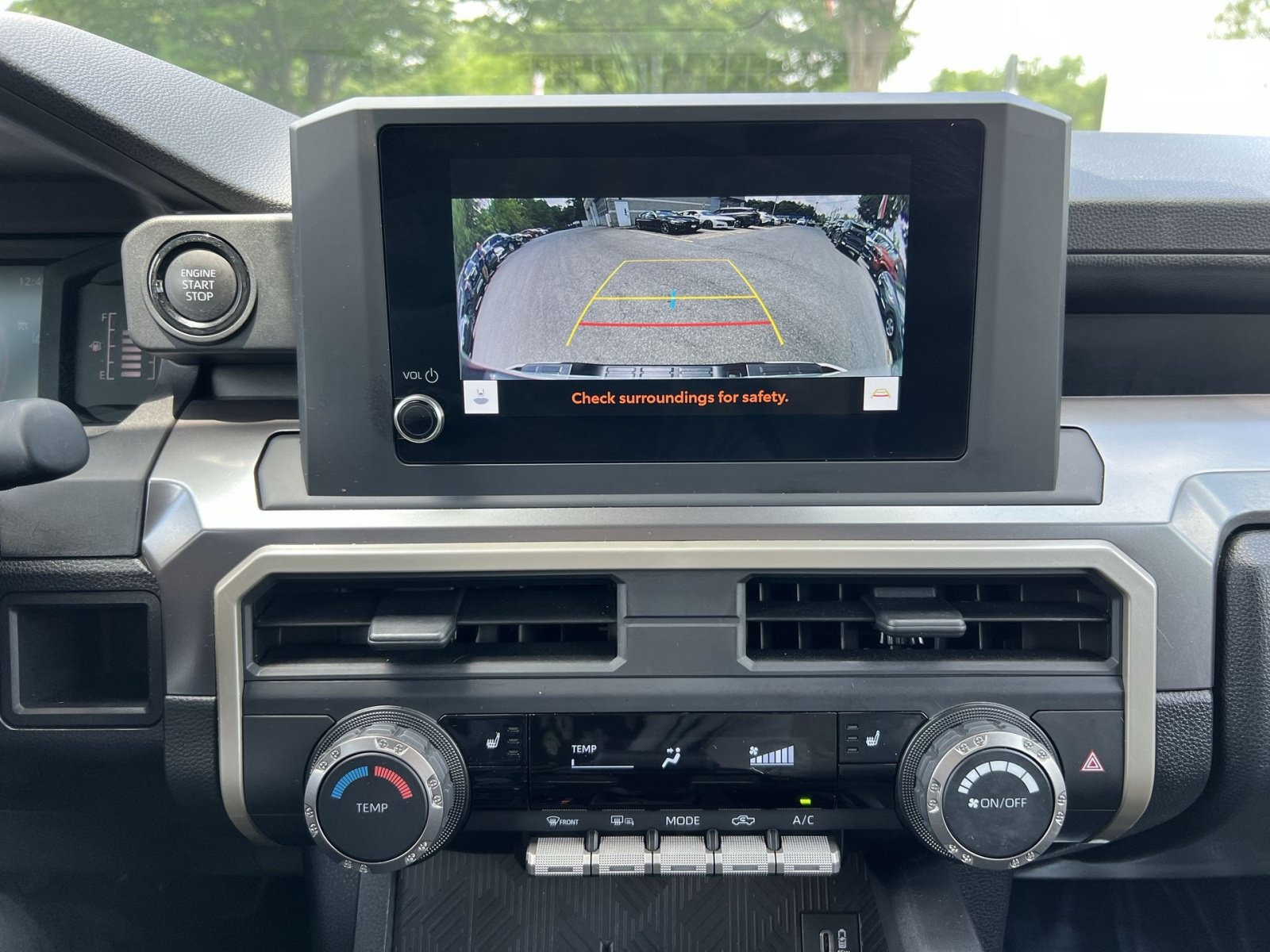 Used 2025 Toyota Tacoma SR5 AWD/4WD image 18