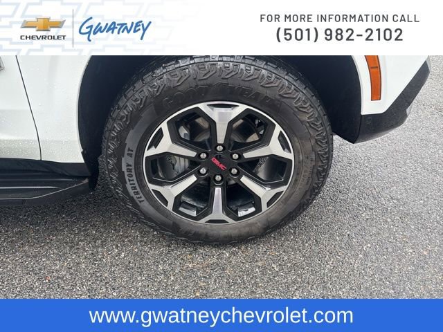 Used 2026 GMC Yukon AT4 w/ LPO, Floor Liner Package image 12