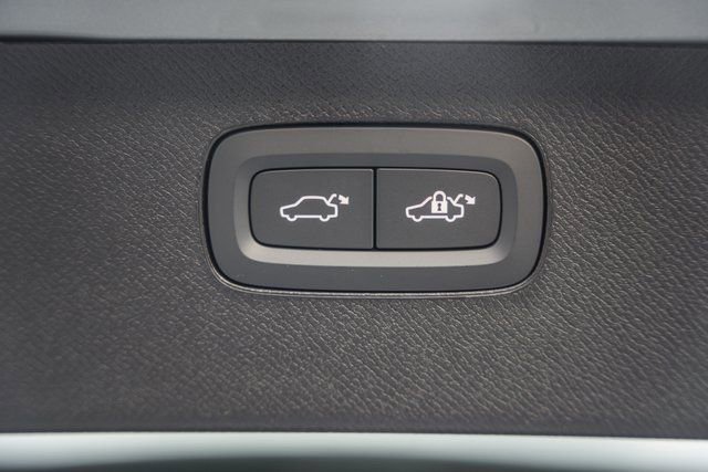 New 2026 Volvo XC90 B6 Plus w/ Protection Package Premier image 12