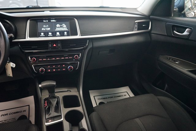 Used 2020 Kia Optima LX image 10