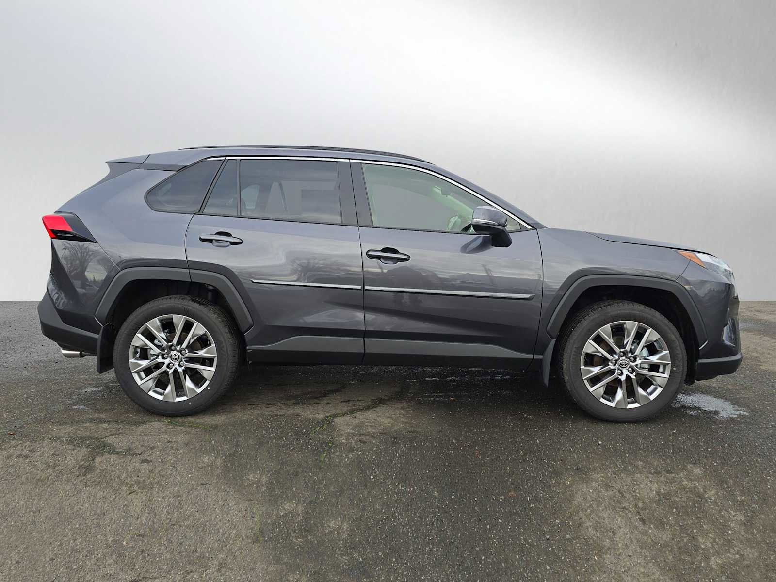 Certified 2025 Toyota RAV4 XLE Premium image 2