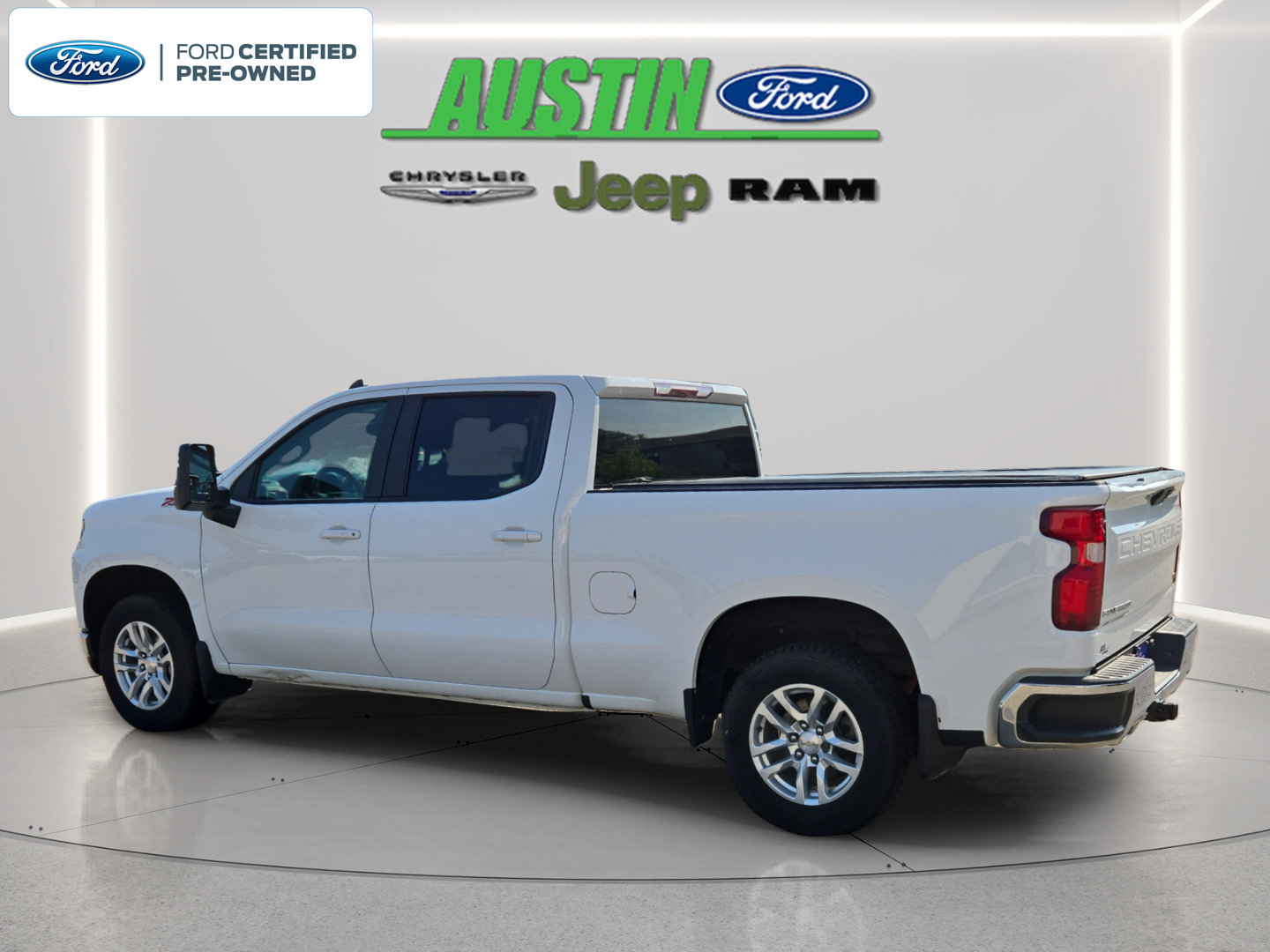Used 2020 Chevrolet Silverado 1500 LT w/ All-Star Edition AWD/4WD image 3