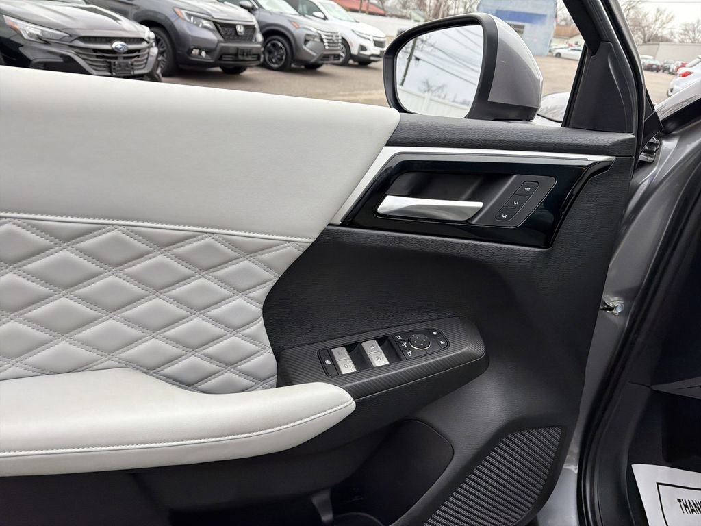 Used 2023 Mitsubishi Outlander SEL image 14