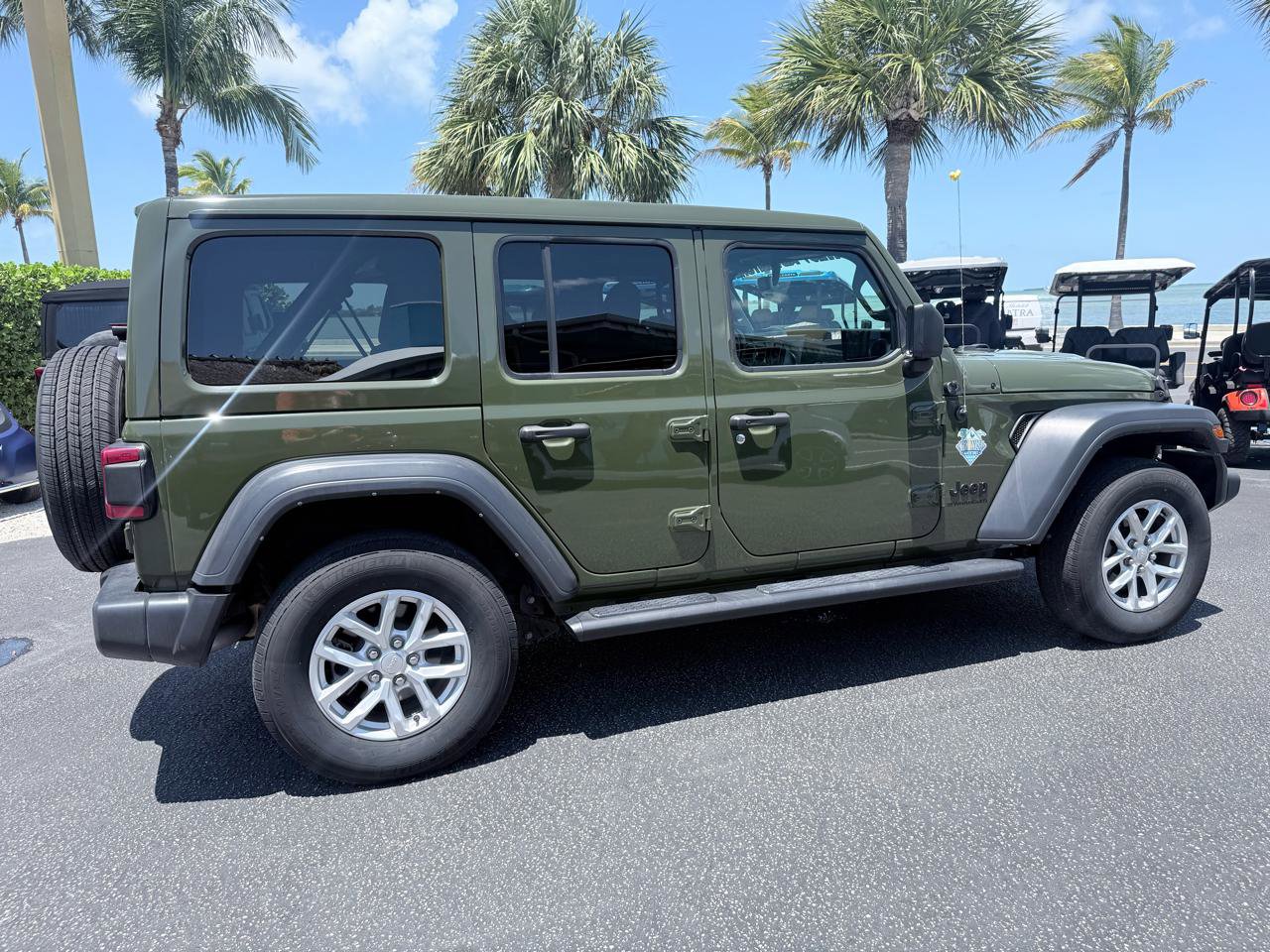 Used 2023 Jeep Wrangler Unlimited Sport w/ Sun And Sound Package AWD/4WD image 5