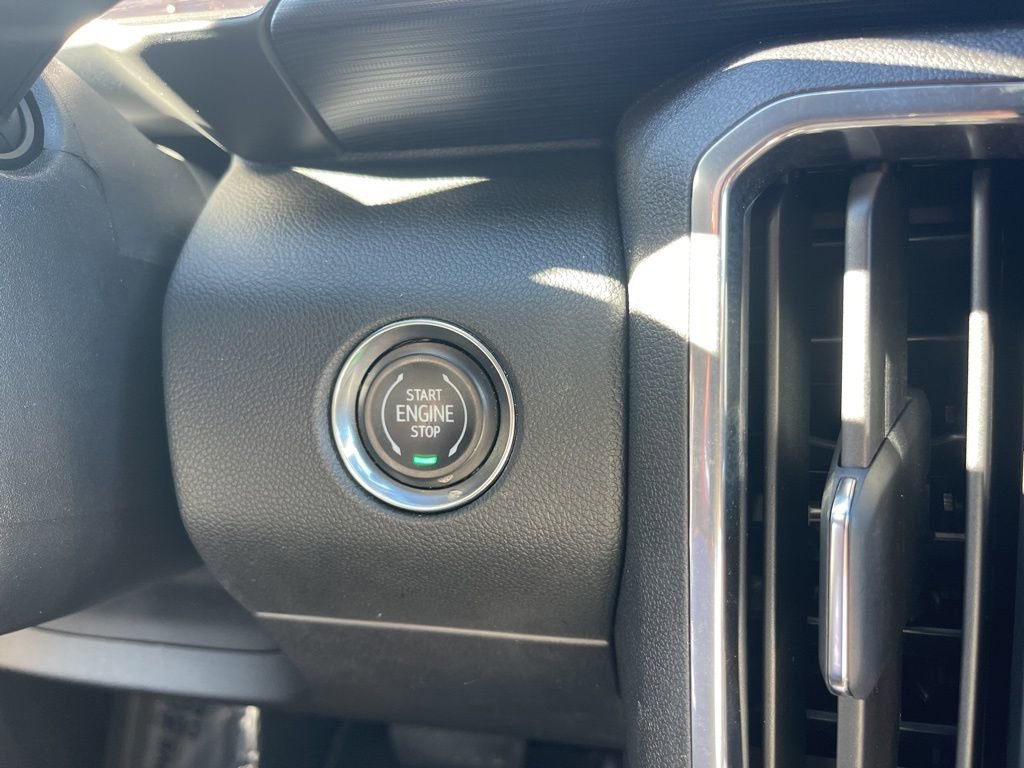 Used 2025 GMC Acadia Elevation image 19