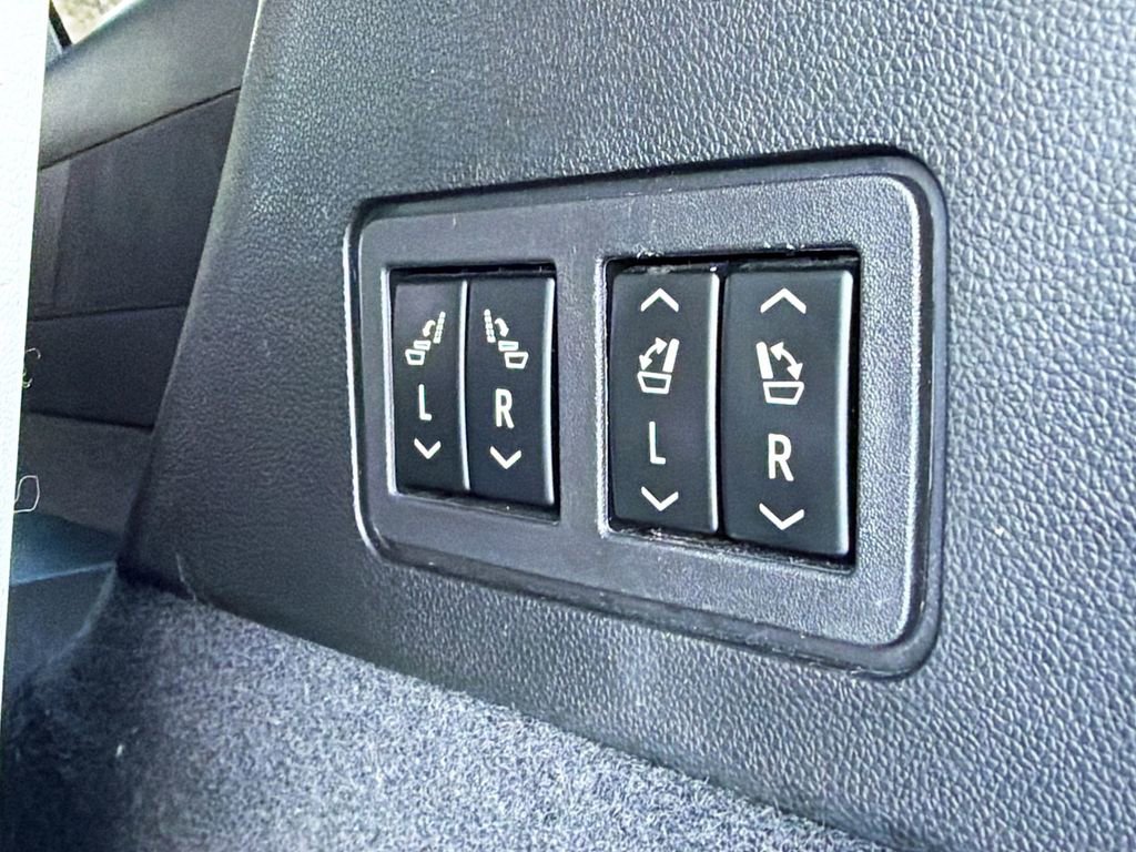 Used 2021 Cadillac XT6 Sport image 32