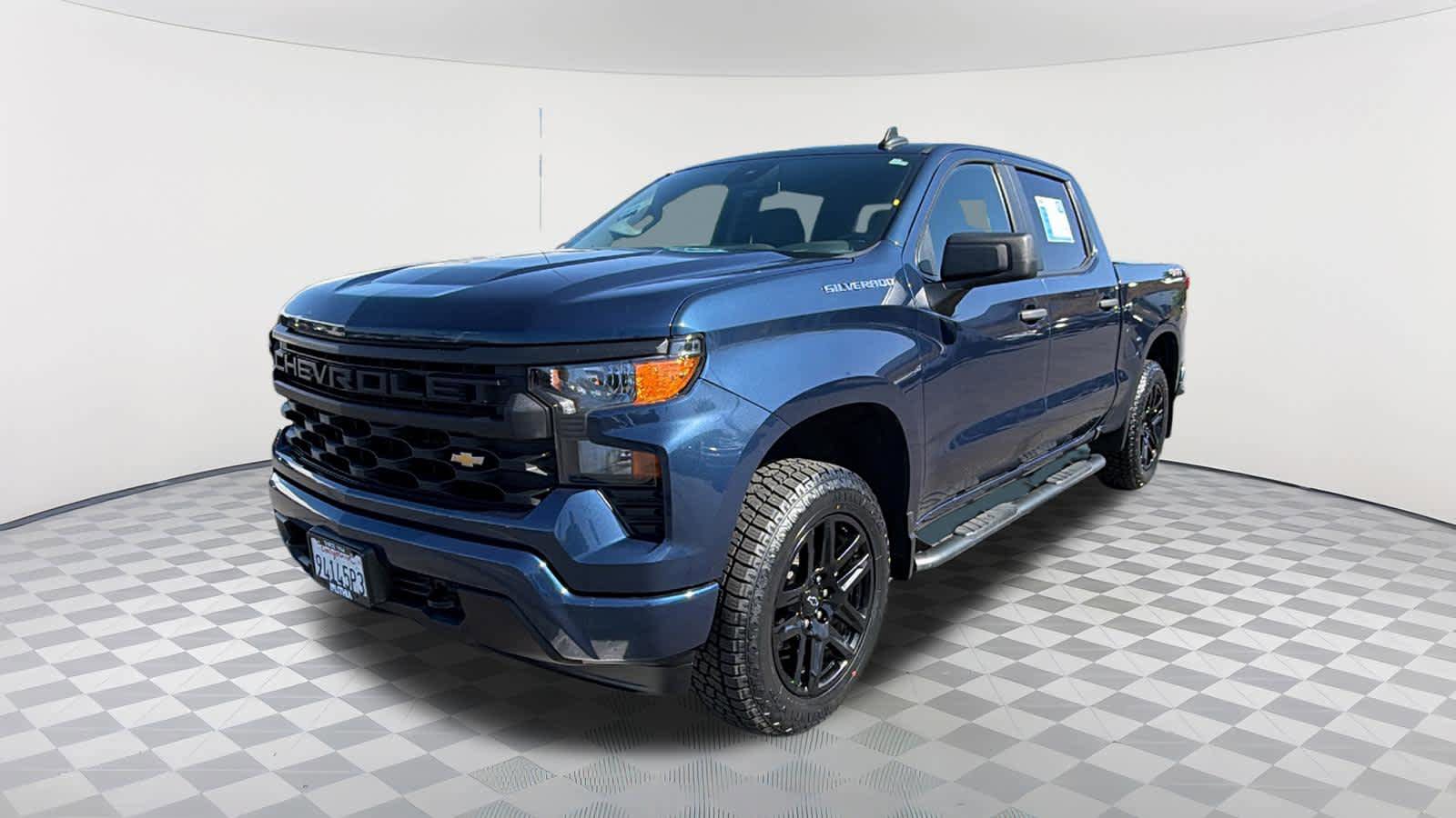 Used 2022 Chevrolet Silverado 1500 Custom AWD/4WD image 1