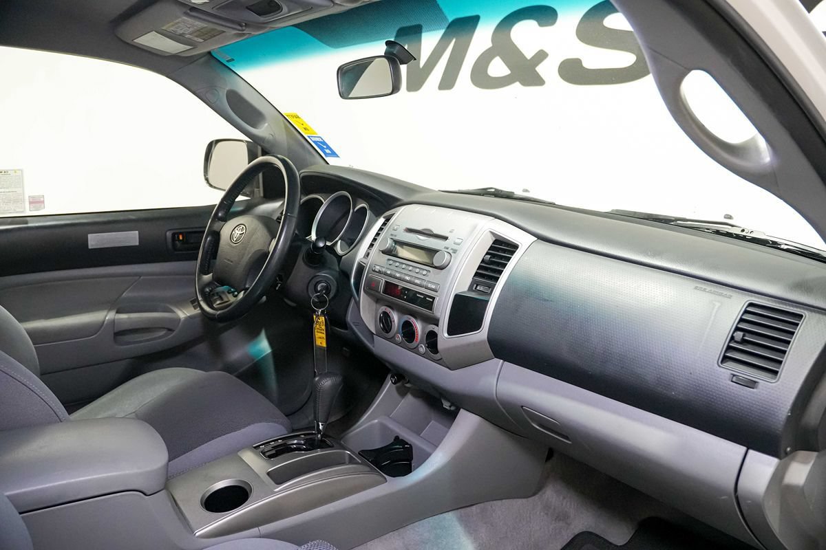 Used 2006 Toyota Tacoma PreRunner RWD image 21