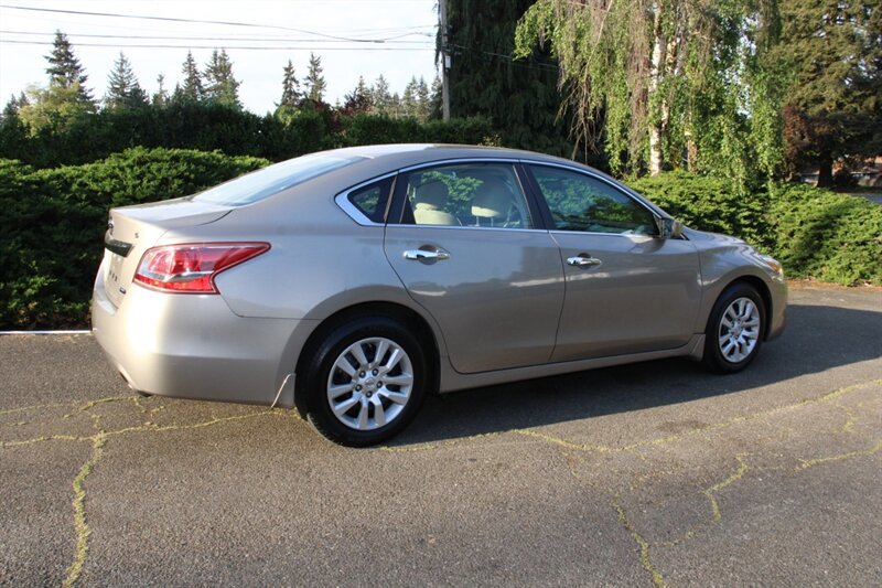 Used 2013 Nissan Altima 2.5 S FWD image 3