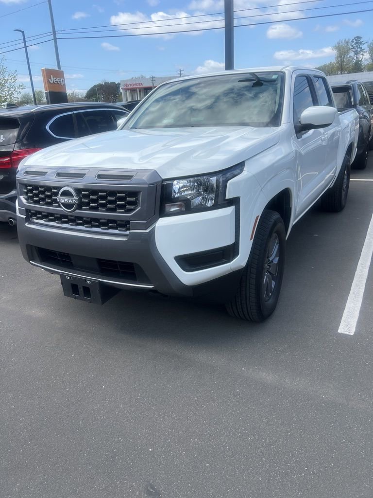 Used 2025 Nissan Frontier SV image 7