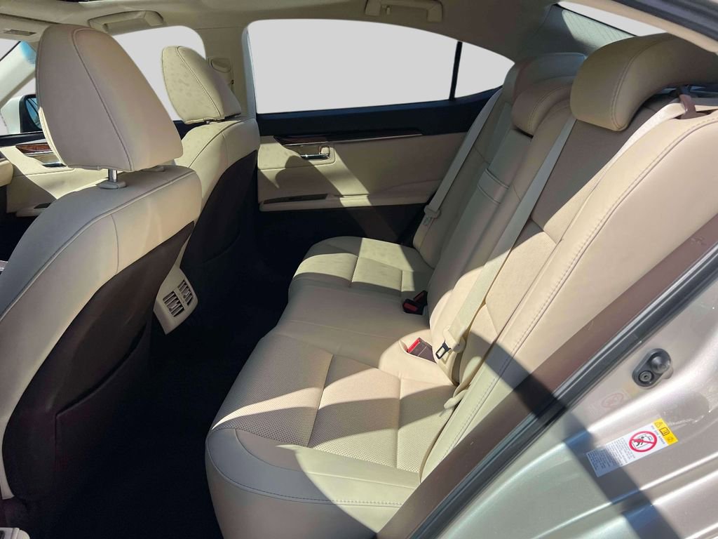 Used 2017 Lexus ES 350 w/ Navigation System Package image 10