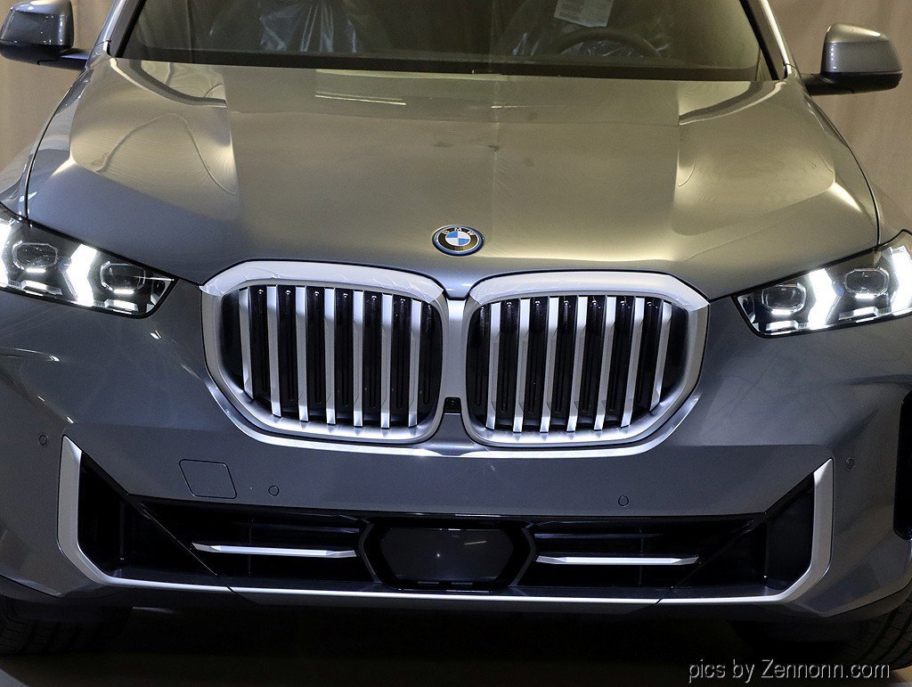 Used 2026 BMW X5 xDrive50e w/ Climate Comfort Package image 6