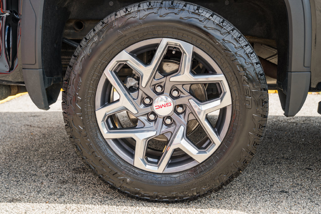 Used 2023 GMC Sierra 1500 SLT w/ SLT Premium Plus Package AWD/4WD image 19