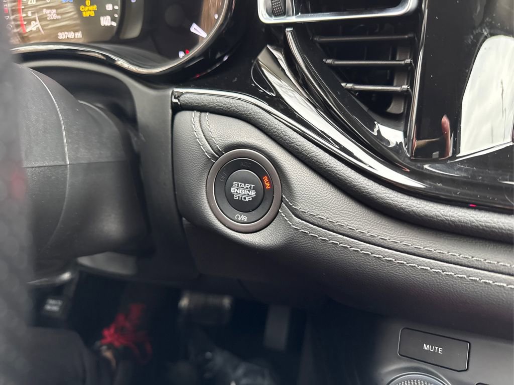 Used 2022 Dodge Durango SXT w/ Anodized Platinum Package image 30