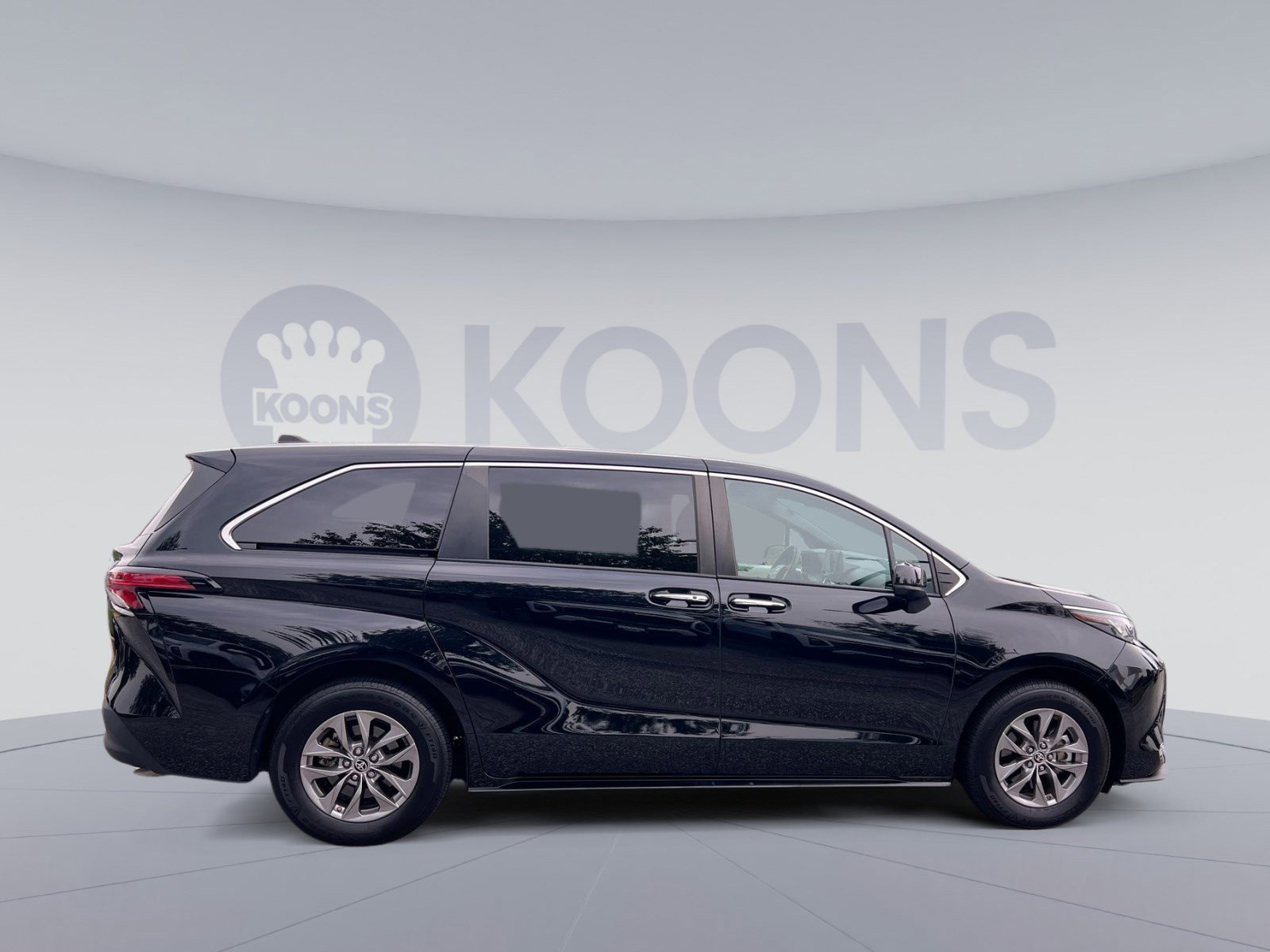 Used 2021 Toyota Sienna XLE image 8