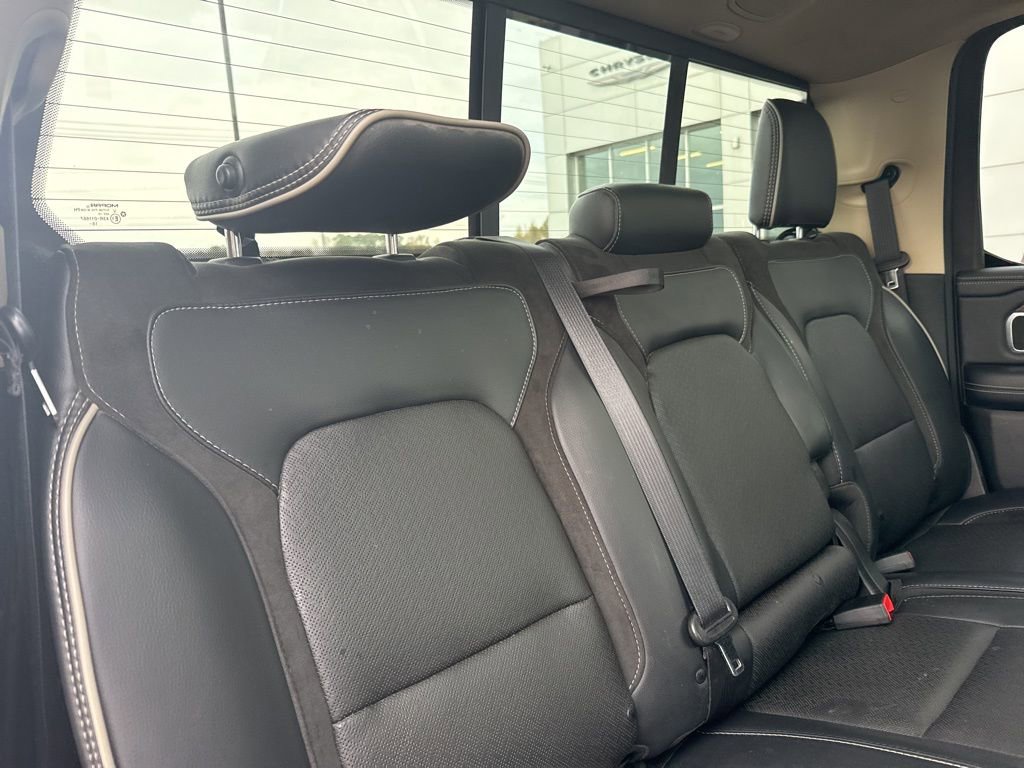 Used 2019 RAM 1500 Laramie image 32