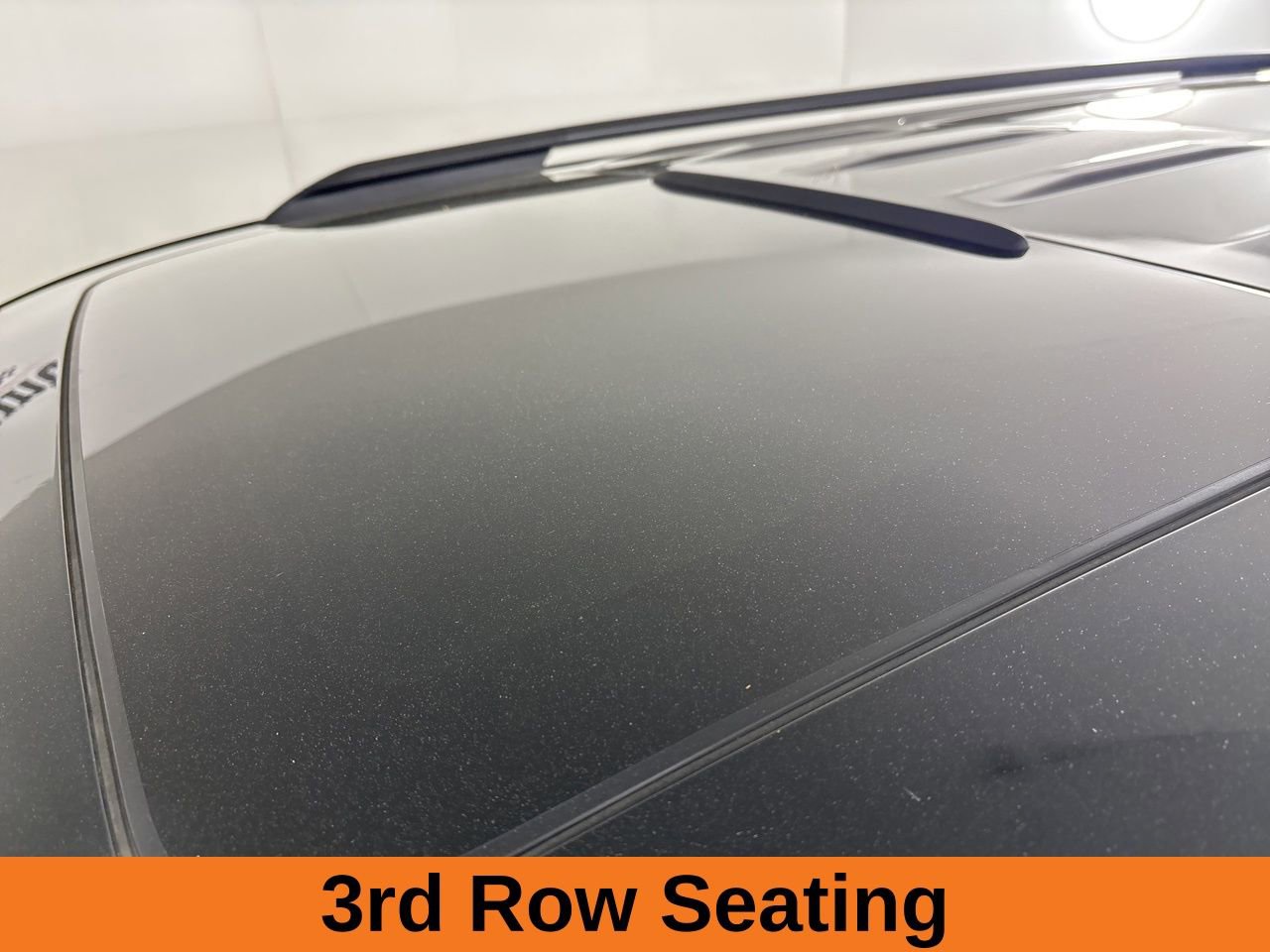 Used 2026 Kia Carnival SX w/ SX Dark Edition Package image 8