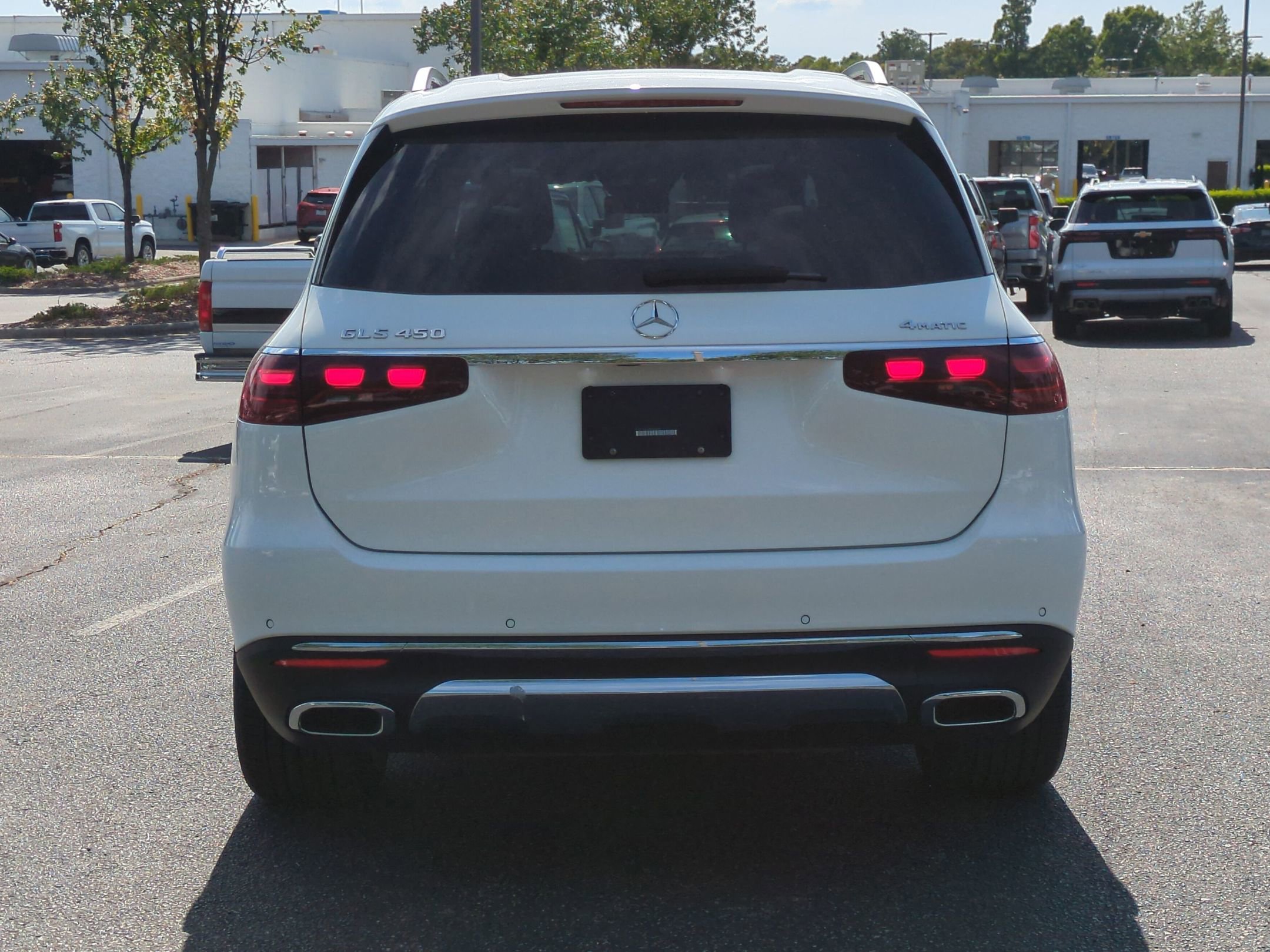 Used 2025 Mercedes-Benz GLS 450 4MATIC image 9