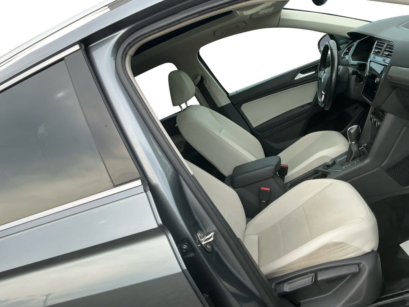 Used 2019 Volkswagen Tiguan SEL AWD/4WD image 15