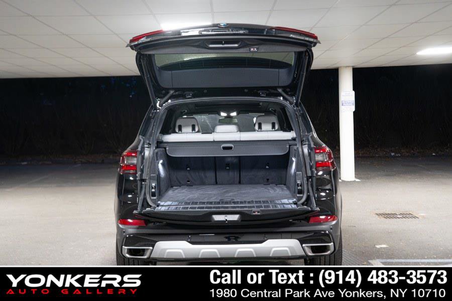 Used 2023 BMW X5 xDrive40i w/ Premium Package image 48