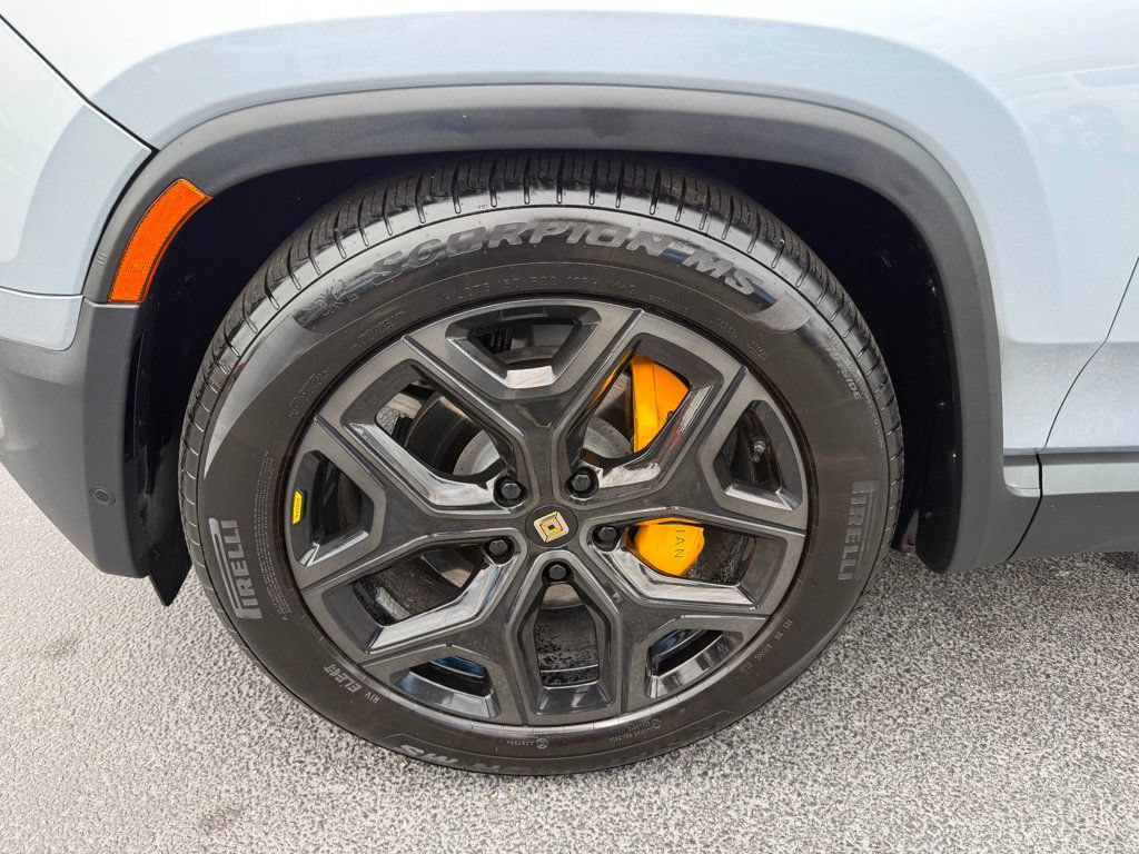 Used 2026 Rivian R1T Premium AWD/4WD image 40