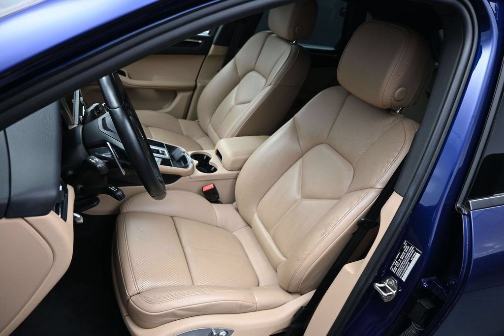 Used 2024 Porsche Macan w/ Premium Plus Package AWD/4WD image 6