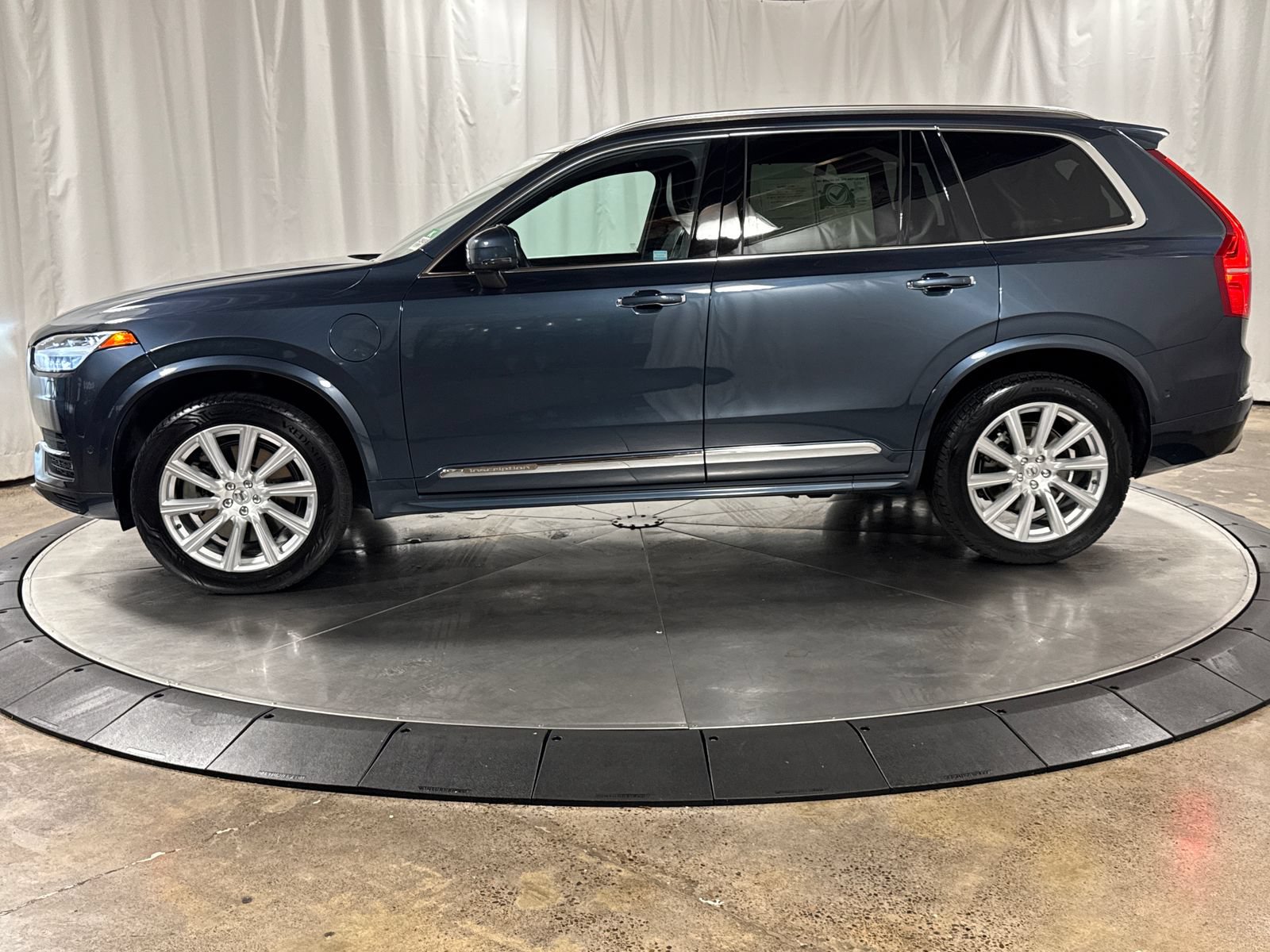 Used 2019 Volvo XC90 T8 Inscription w/ Advanced Package AWD/4WD image 8