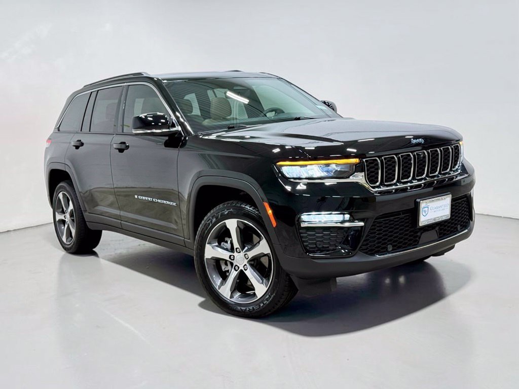 Used 2022 Jeep Grand Cherokee Limited 4xe w/ Luxury Tech Group II AWD/4WD image 4