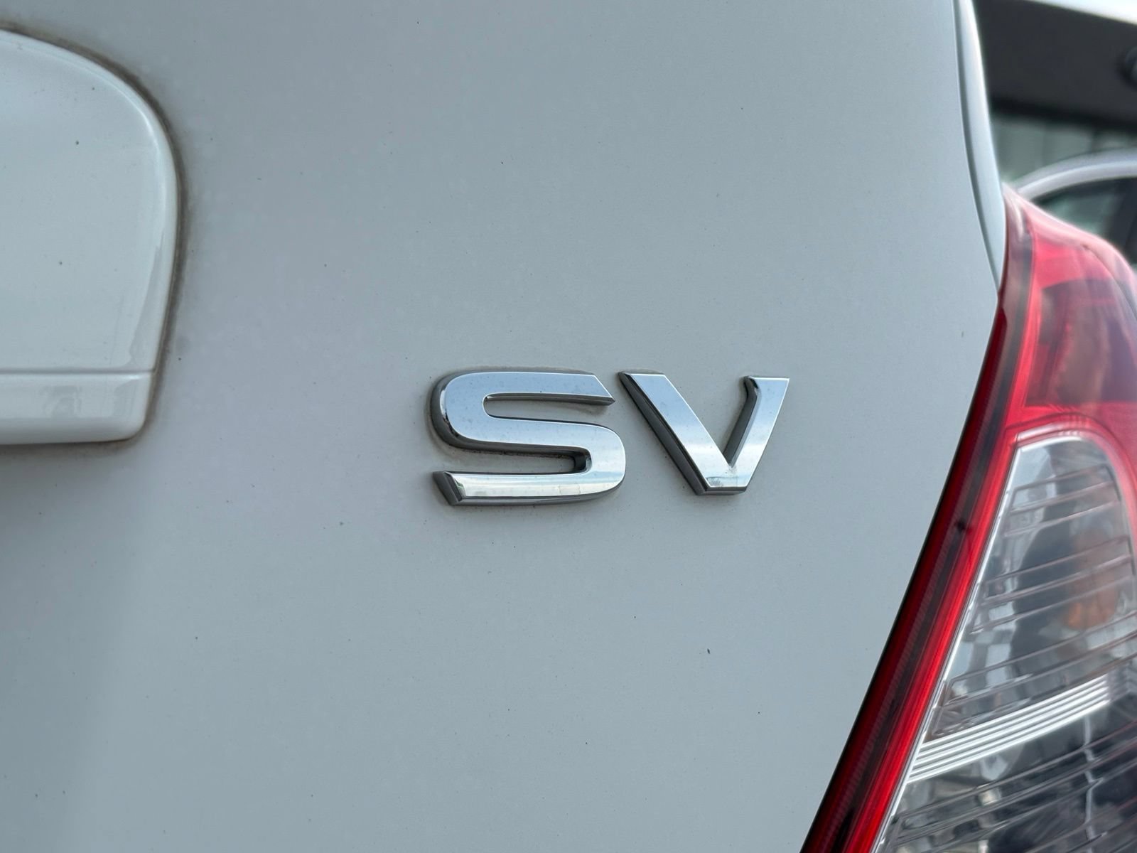 Used 2015 Nissan Versa SV FWD image 11