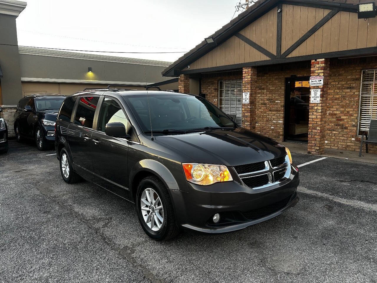Used 2020 Dodge Grand Caravan SXT image 5