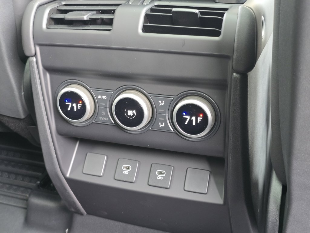 New 2025 Land Rover Defender 110 X-Dynamic SE image 27