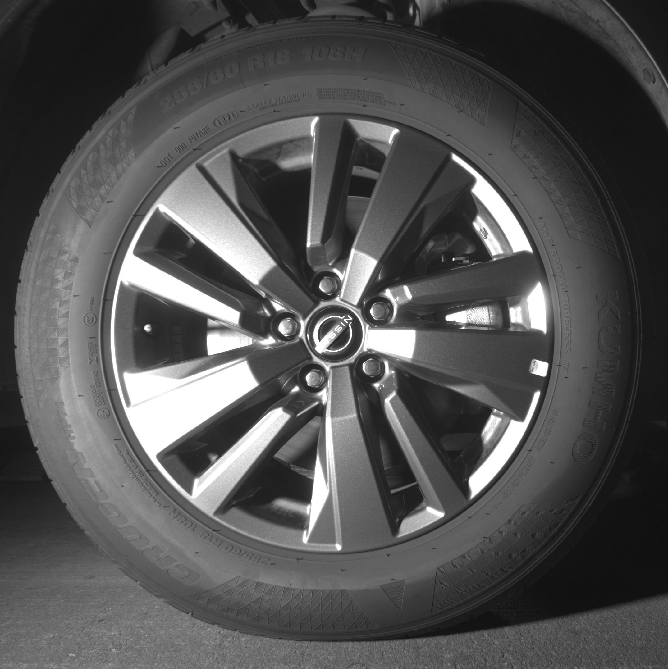 Used 2025 Nissan Pathfinder SV image 13