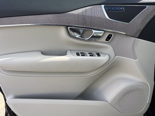 Certified 2023 Volvo XC90 B6 Core w/ Climate Package AWD/4WD image 18