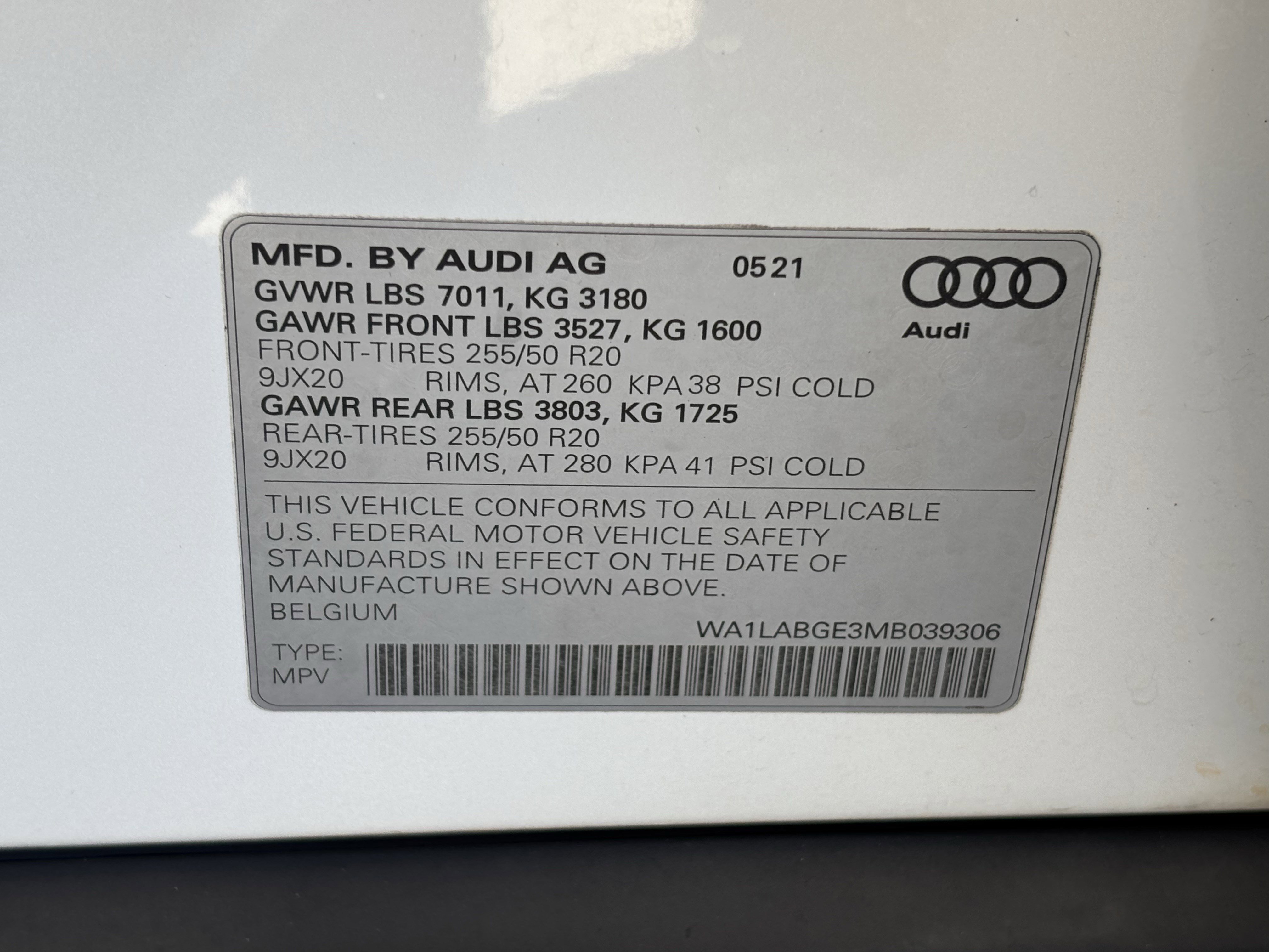 Used 2021 Audi e-tron Premium Plus image 36
