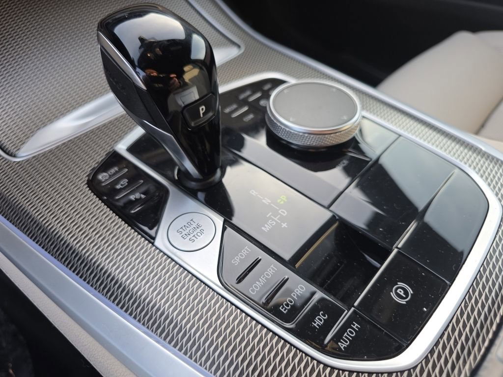 Used 2022 BMW X5 xDrive40i w/ M Sport Package image 28