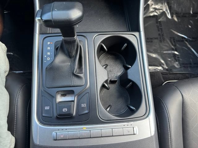 Used 2025 Kia Carnival FWD image 27