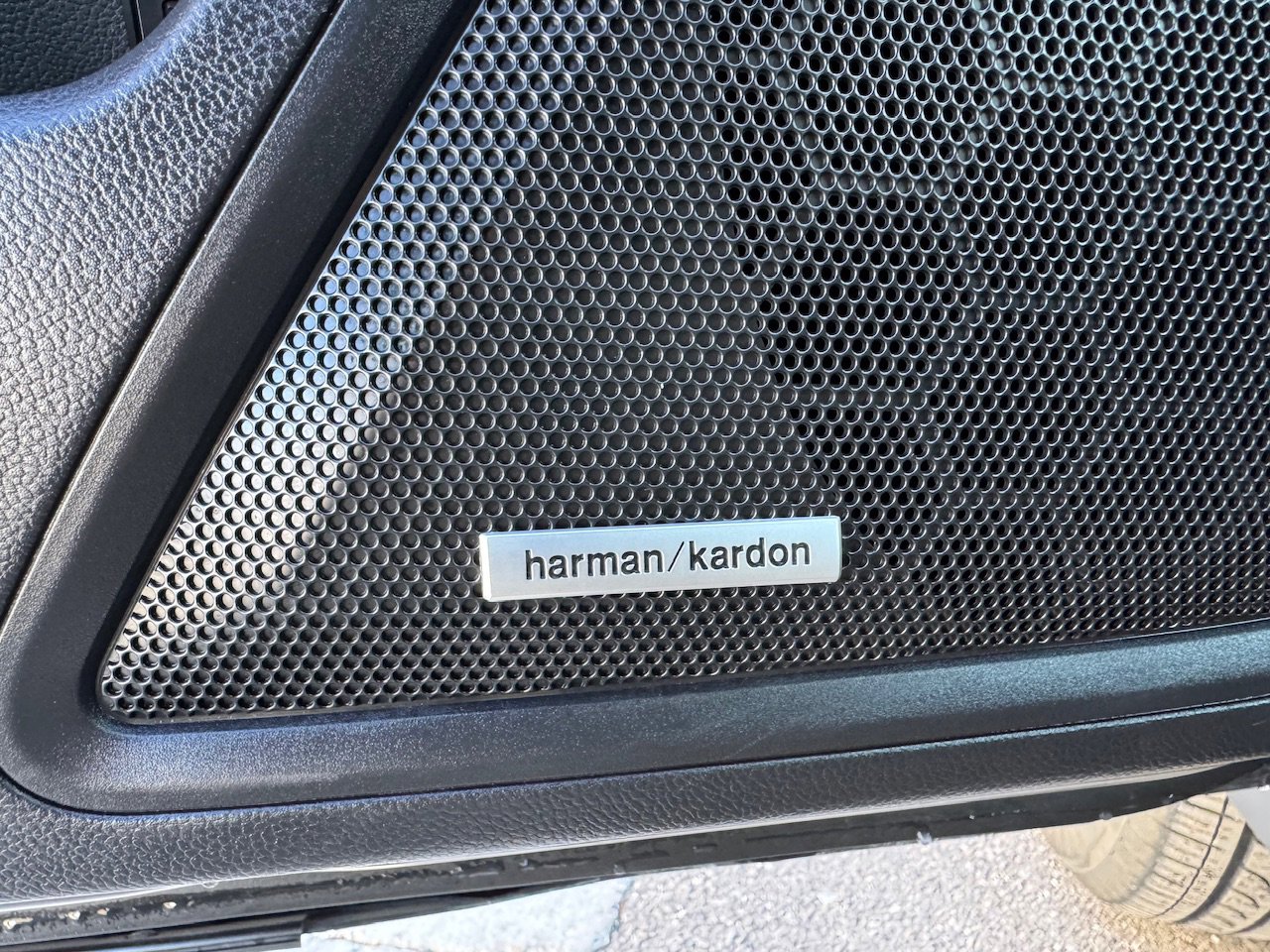 Certified 2025 Subaru Outback Touring XT w/ Tech Package 2 image 12