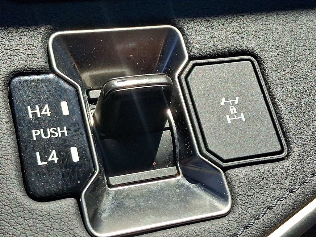 Used 2024 Lexus GX 550 w/ Accessory Package (Z1) AWD/4WD image 24