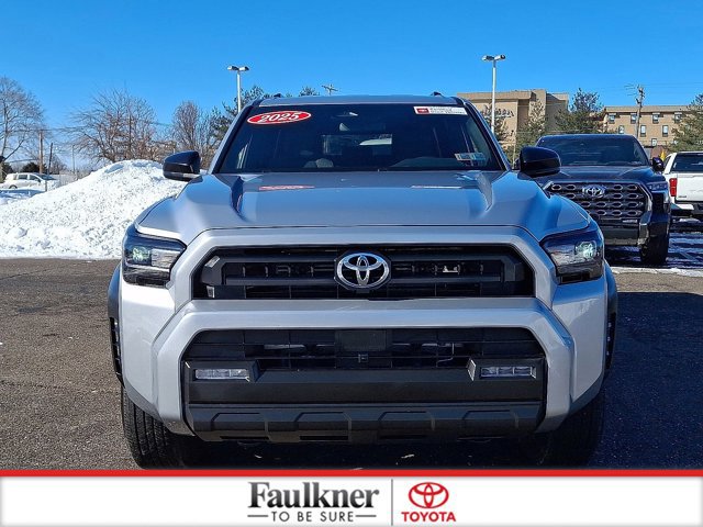 Used 2025 Toyota 4Runner SR5 AWD/4WD image 2