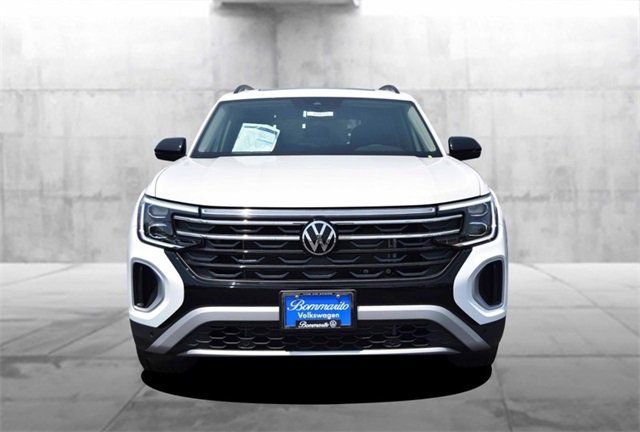 New 2025 Volkswagen Atlas Peak Edition SE image 4