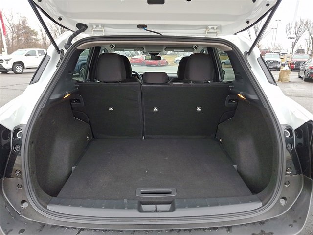 Used 2025 Nissan Kicks SV image 28