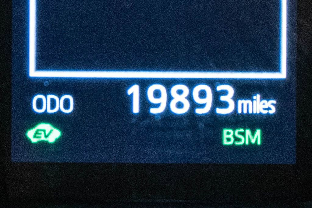 Used 2024 Toyota Camry SE w/ Cold Weather Package image 17