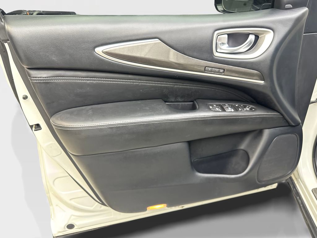 Used 2019 INFINITI QX60 Luxe w/ Essential Package image 31